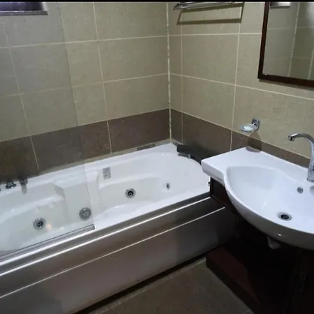 Apartament Iron